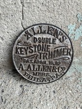 Vintage 1892 Round Keystone