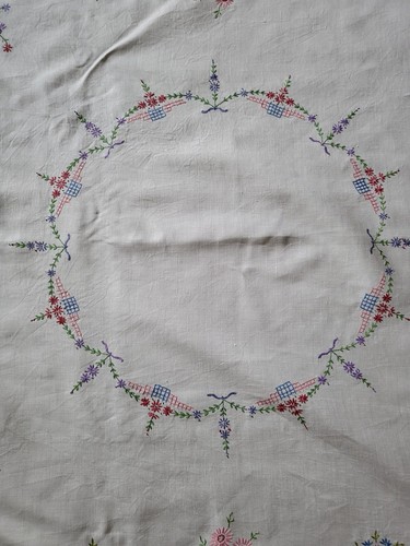Vintage hand embroidered linen - vintage,