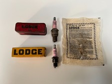 VINTAGE LODGE SPARK PLUG TIN & SPARK PLUG COLLECTION