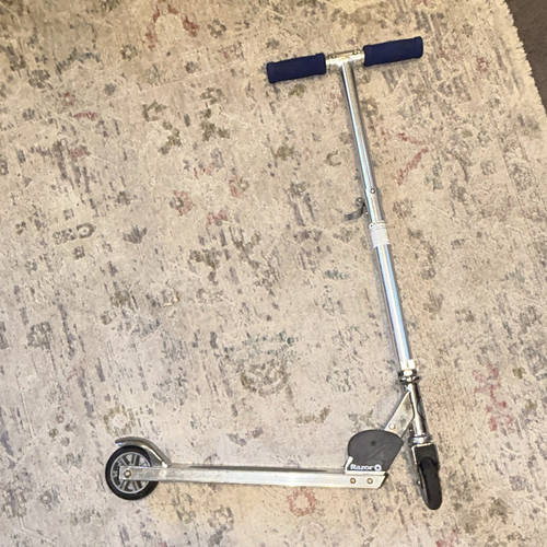 Razor folding adjustable kick - razor,