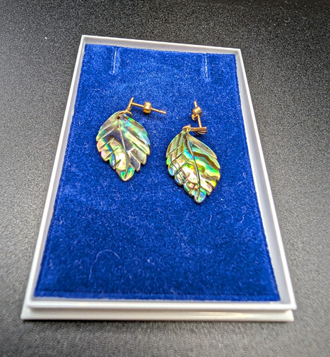 Vintage gold leaf - k,