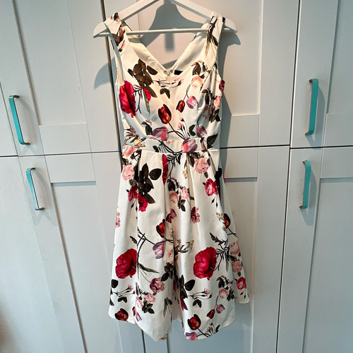 Quiz white satin floral neck - white,