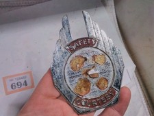 Car grill badge damaged - grill,