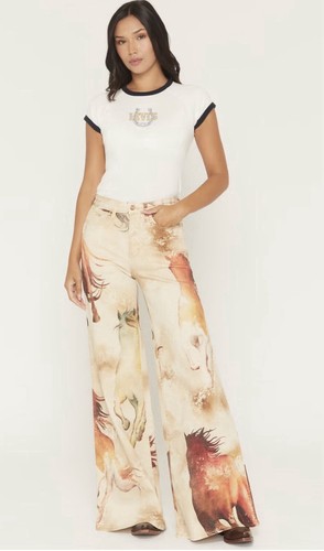 Wrangler lainey wilson - wrangler,