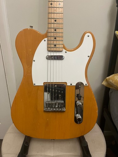 Squier fender telecaster - by,