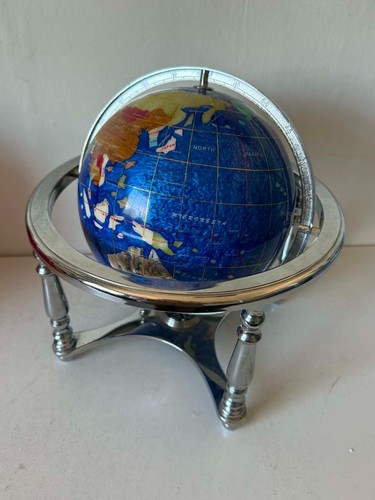 Large gemstone world - large,