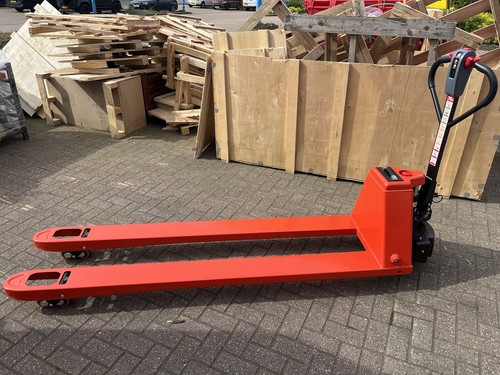 Fully electric pallet truck - pallet,