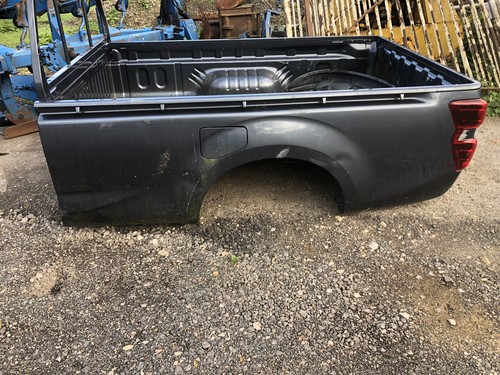 Isuzu pickup back - pickup,