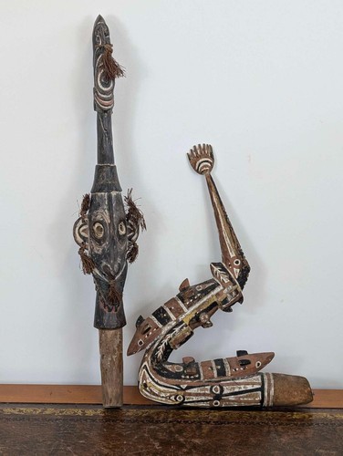 Pair papua new - guinea, canoe