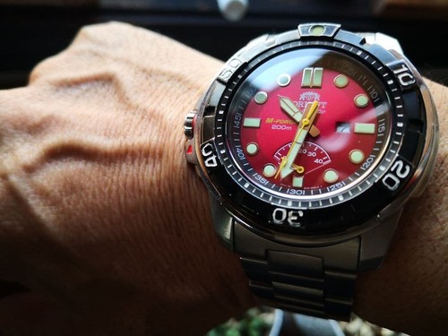 Orient force red dial - orient,
