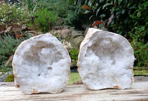 White quartz geode crystal - quartz,