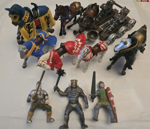 Several jousting figures inc - several,