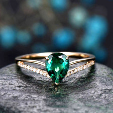 2 Ct Pear Cut Green Emerald