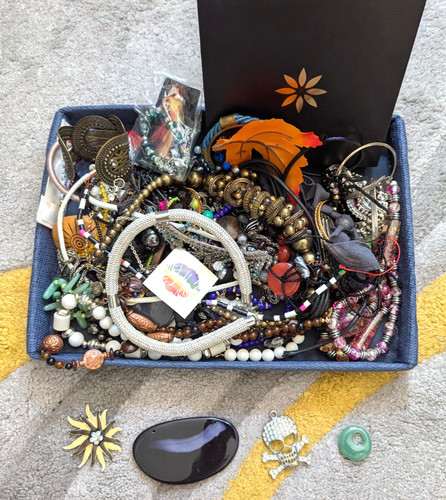 Bundle lot broken costume - #48.,