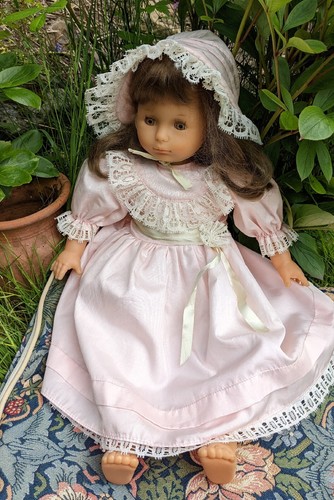 Famosa doll vintage - doll,