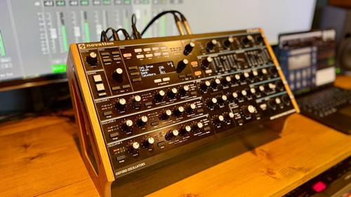 Novation peak synth - with, oak