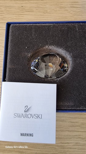 Swarovski crystal 2012 chaton - 2012,