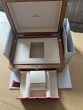 Omega presentation box for