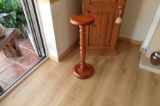 Pine Pedestal Stand