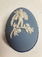 Wedgwood  BLUE CLASSIC  EGG
