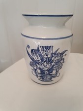 delft blue and white pottery
