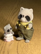 Sylvanian Families TOMY CHESTNUT RACCOON  FAMILY WITH BABY