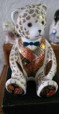ROYAL CROWN DERBY IMARI TEDDY BEAR. BLUE COLLAR.