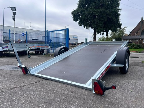 1500kg 8ft 6ft small car - 1500kg,