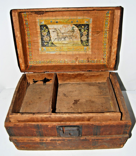 Antique hump back doll trunk - hump,