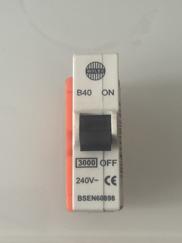 Wylex amp curve 3ka mcb - curve, b