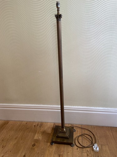 Standard floor lamp base