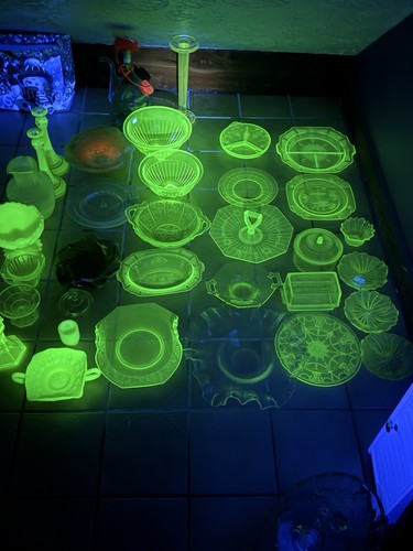 Uranium glass mystery box - uranium,