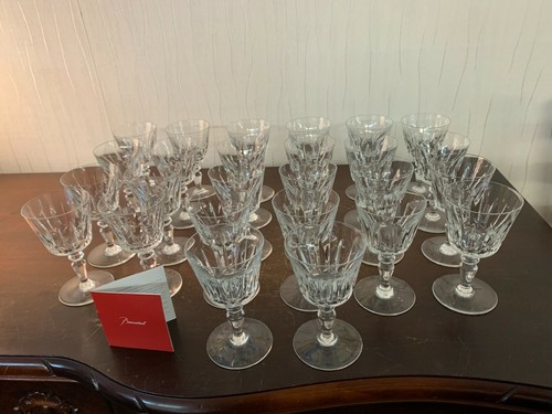 White wine glasses - white,