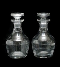 A RARE PAIR OF ANTIQUE GEORGE V STUART CUT GLASS BULBUS DECANTERS 900 ML 