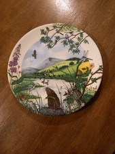 WEDGWOOD 1989 'THE LAKESIDE' DECORATIVE PLATE BY COLIN NEWMAN