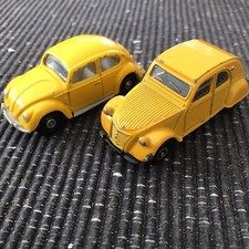Corgi Juniors Citroen 2CV James Bond & VW Beetle Yellow 1:64 Unboxed