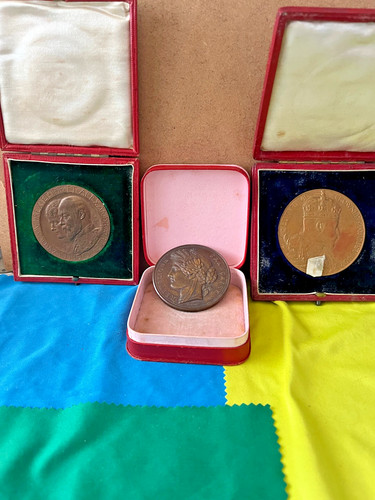 1878 1902 bronze medals - /,