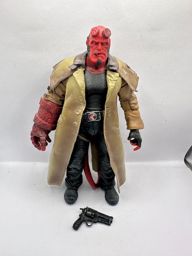 Mezco hellboy golden - hellboy, hb