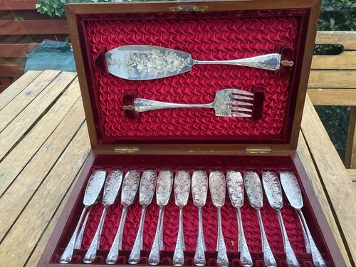 Silver plated fish knives - silver, and