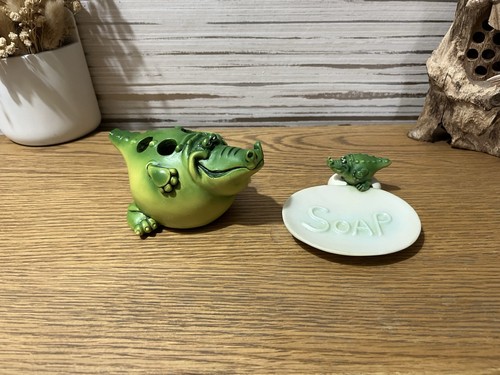 Vintage alligator crocodile - alligator,