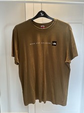 North Face Men's T-Shirt Size