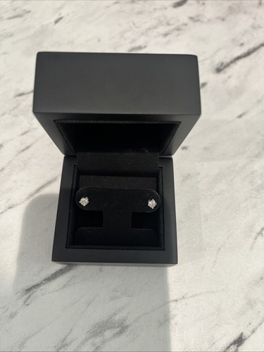 Genuine 18k white - gold, diamond