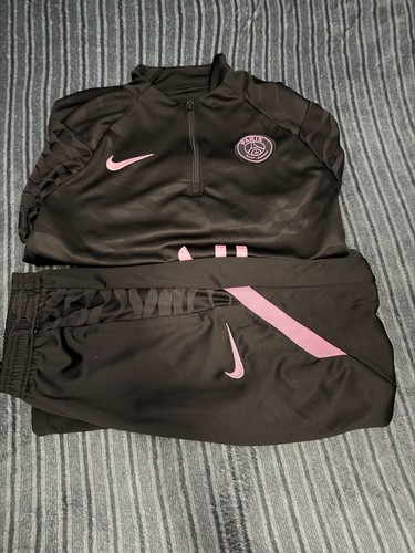 Black and pink - black,