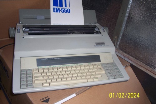 Brothers 550 typewriter - em,