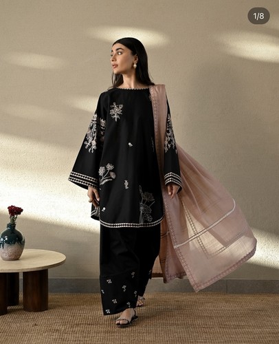 Women zaib pakistani - pakistani, black