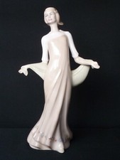 "Reflections" by Royal Doulton "ENCHANTING EVENING" HN3108 - Ht 31cm EXCELLENT
