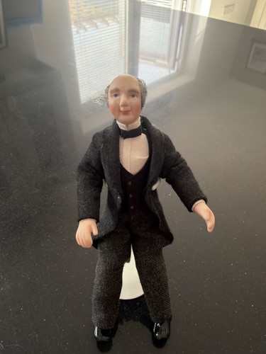 Dolls house minatures 12 - dolls,