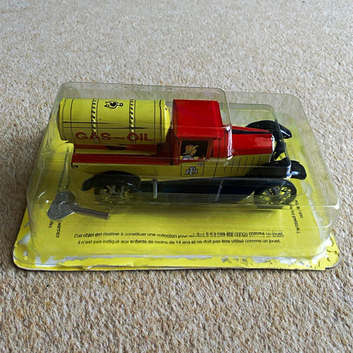 Gas oil tanker truck - pf,