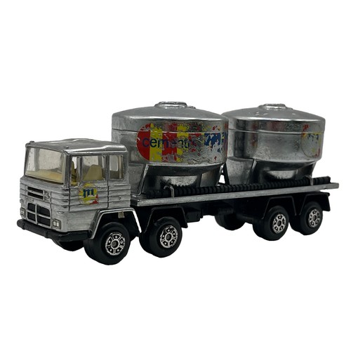 Vintage mira cement silo - 1/64,