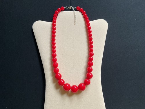Red glossy graduated beads - red,